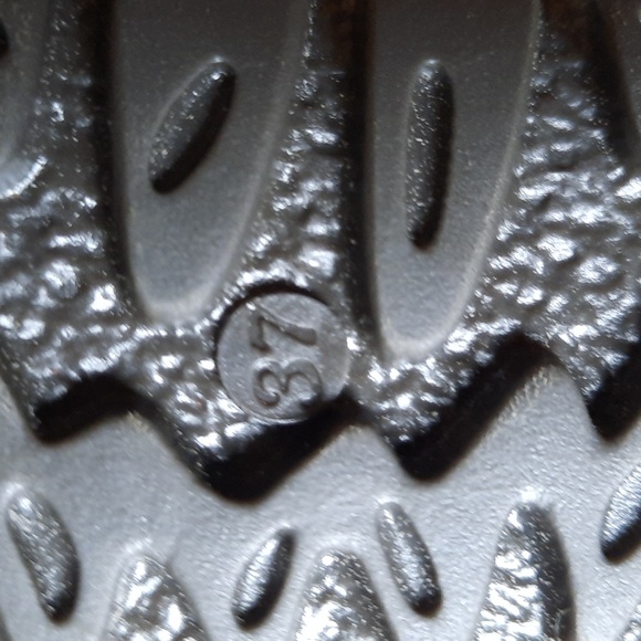 V Italia Booties, Euro size 37, never worn - Picture 6 of 7